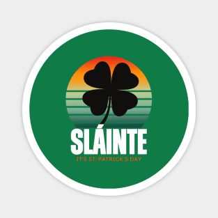 COLORFUL ILLUSTRATIVE RETRO GAELIC SLAINTE Magnet